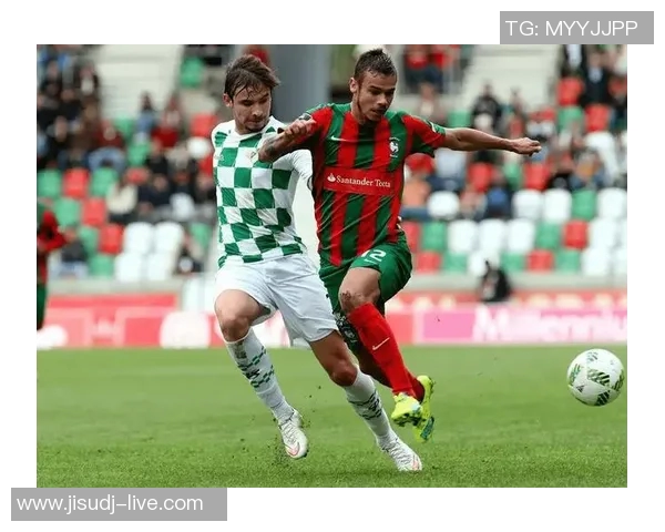 英超激战本菲卡与尤文图斯握手言和神奇扑救引发全场热议与争议判罚