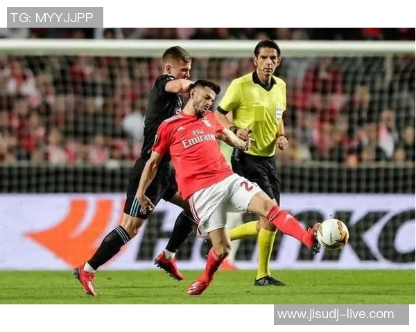 西甲精彩对决：多特蒙德与阿森纳激战成平局绝杀瞬间震撼全场